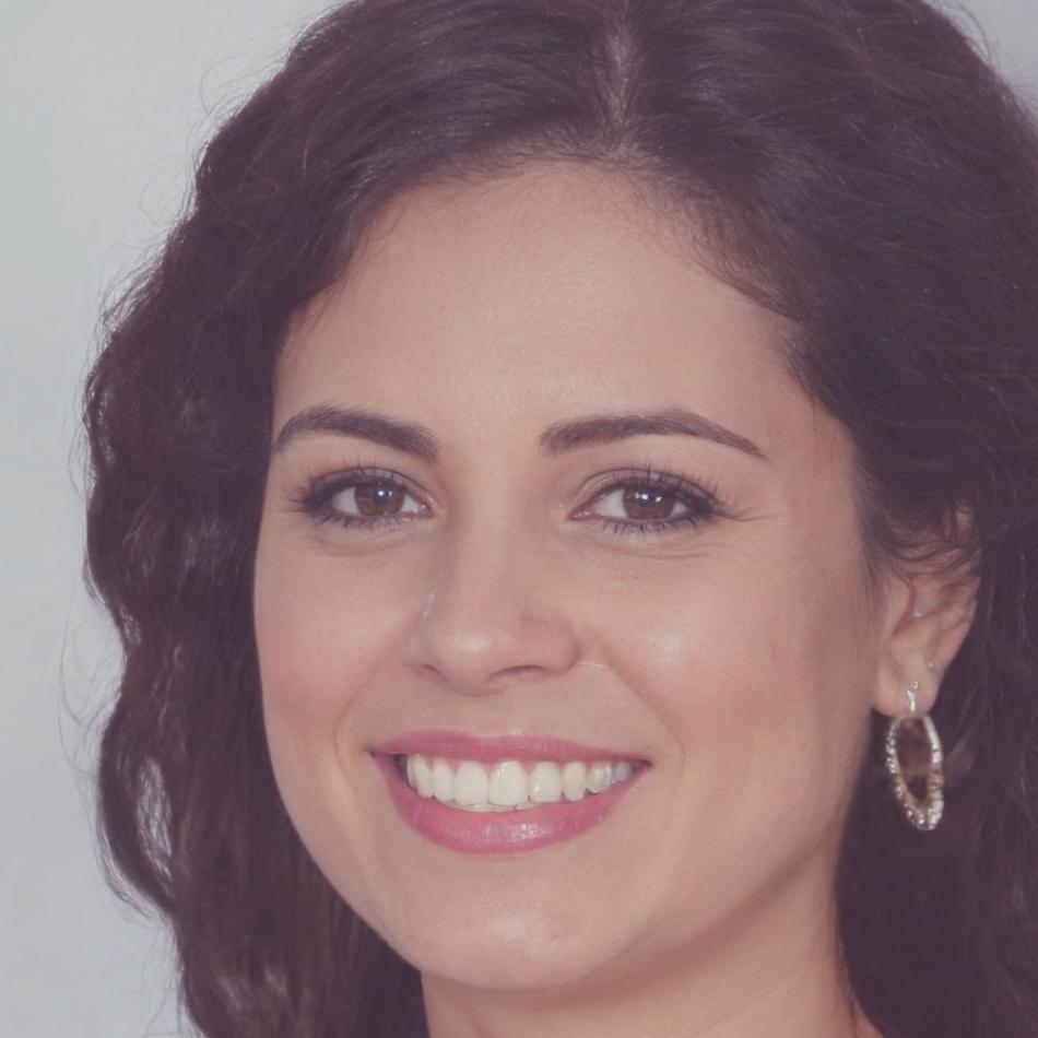 Rylee Vanderwesthuizen, Senior Communication Strategist